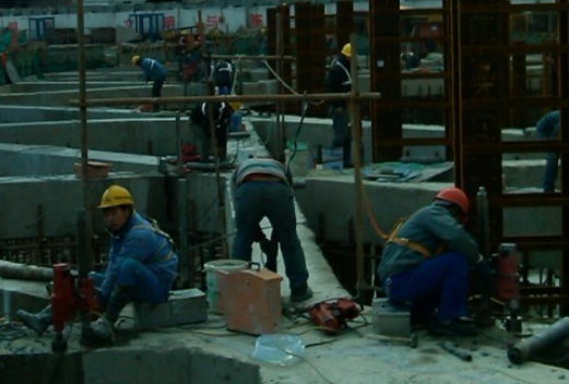 地鐵支撐梁拆除